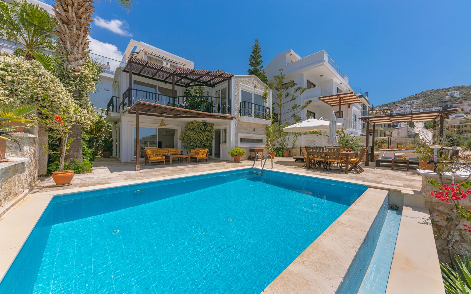 Novesta havuzlu villa Novesta havuzlu villa